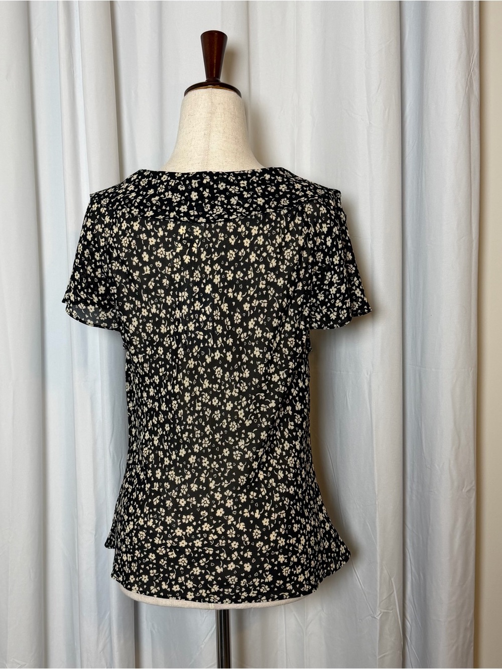 Reformation Britta Top Floral Tie Front Black Cream VNeck Short Sleeve NWT Large - Picture 4 of 14
